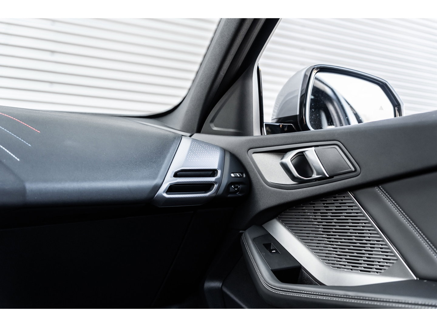 BMW 1-serie 120i M SPORT DESIGN PANO LEDER WIDESCREEN 120