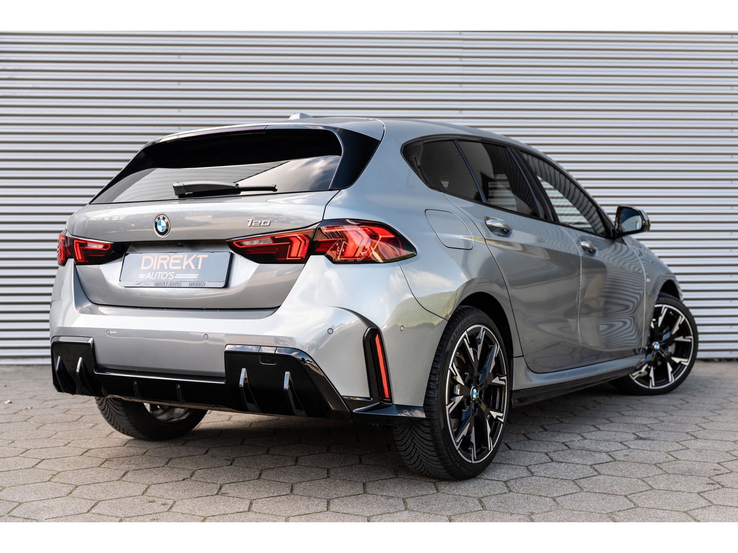 BMW 1-serie 120i M SPORT DESIGN PANO LEDER WIDESCREEN 120