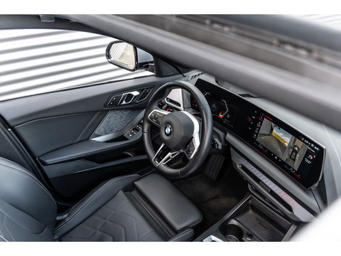BMW 1-serie 120i M SPORT DESIGN PANO LEDER WIDESCREEN 120