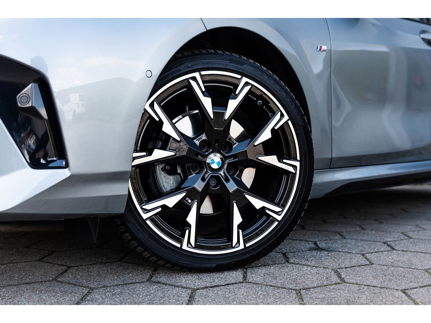 BMW 1-serie 120i M SPORT DESIGN PANO LEDER WIDESCREEN 120