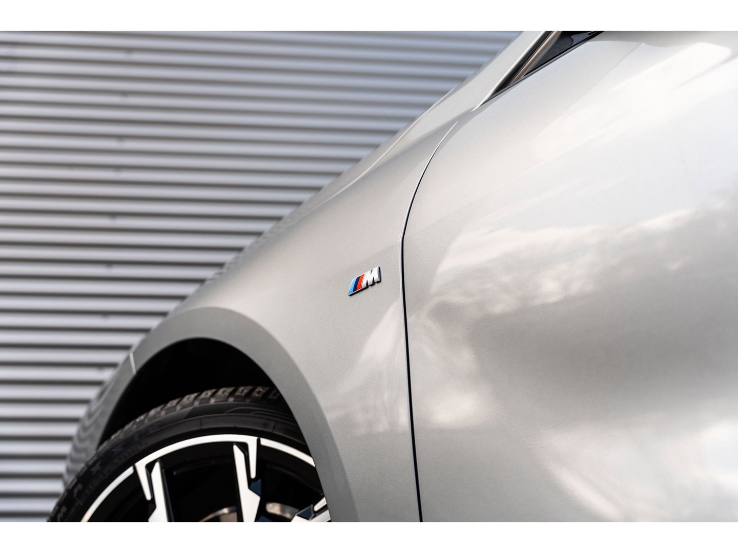 BMW 1-serie 120i M SPORT DESIGN PANO LEDER WIDESCREEN 120