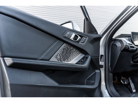 BMW 1-serie 120i M SPORT DESIGN PANO LEDER WIDESCREEN 120