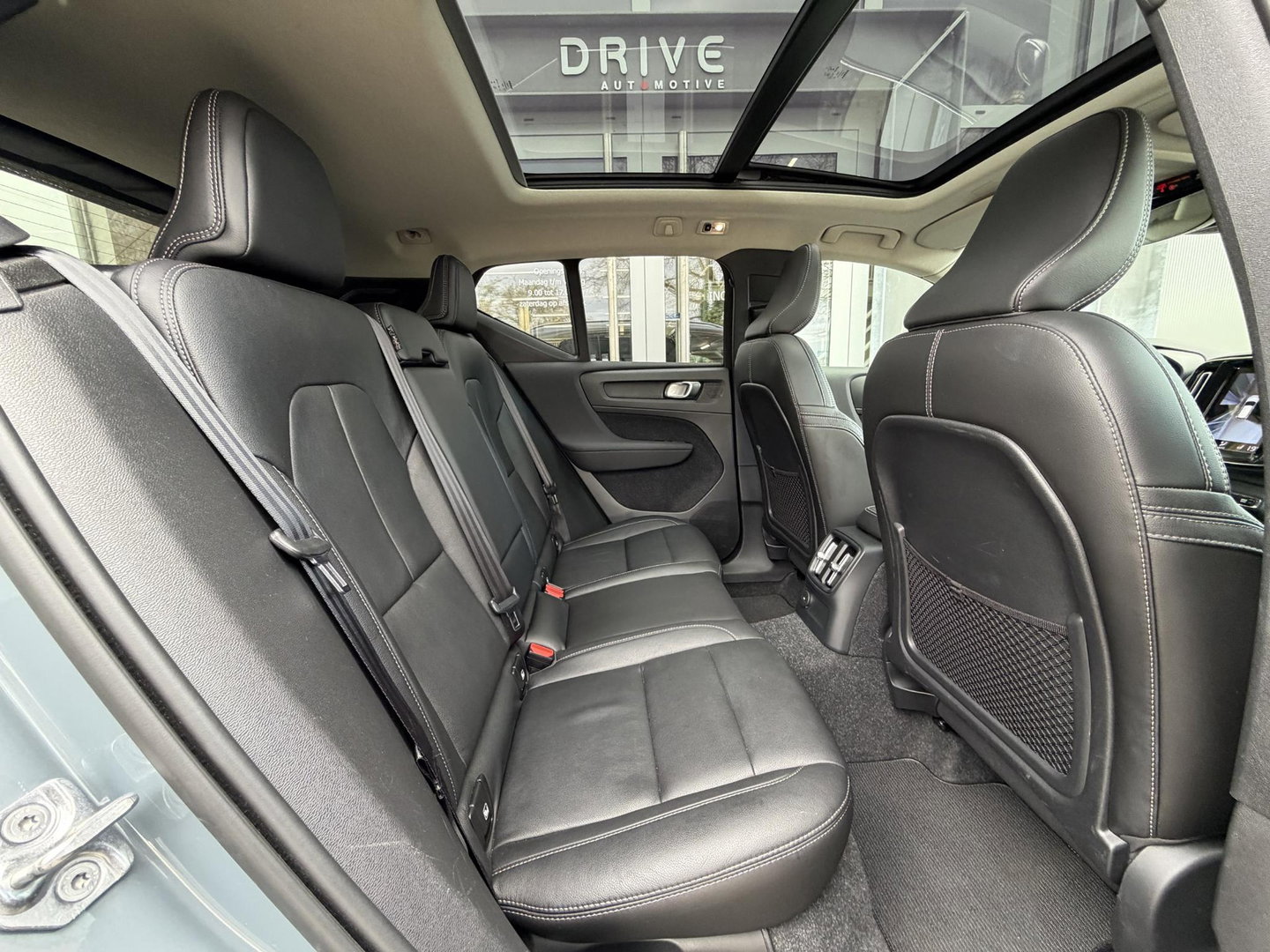 Volvo XC40 1.5 T5 Recharge Inscription |Pano|H/K|360CAM|Leer|Memory|PilotAssist|Trekhaak|Thunder Grey