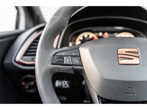 SEAT Leon ST 2.0 TSI CUPRA R 4DRIVE PANO CARBON BREMBO BEATS