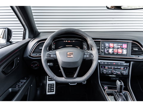 SEAT Leon ST 2.0 TSI CUPRA R 4DRIVE PANO CARBON BREMBO BEATS