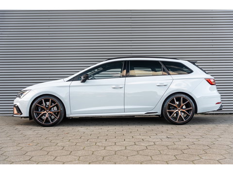 SEAT Leon ST 2.0 TSI CUPRA R 4DRIVE PANO CARBON BREMBO BEATS