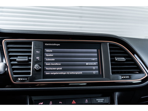 SEAT Leon ST 2.0 TSI CUPRA R 4DRIVE PANO CARBON BREMBO BEATS