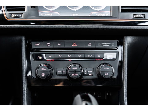 SEAT Leon ST 2.0 TSI CUPRA R 4DRIVE PANO CARBON BREMBO BEATS