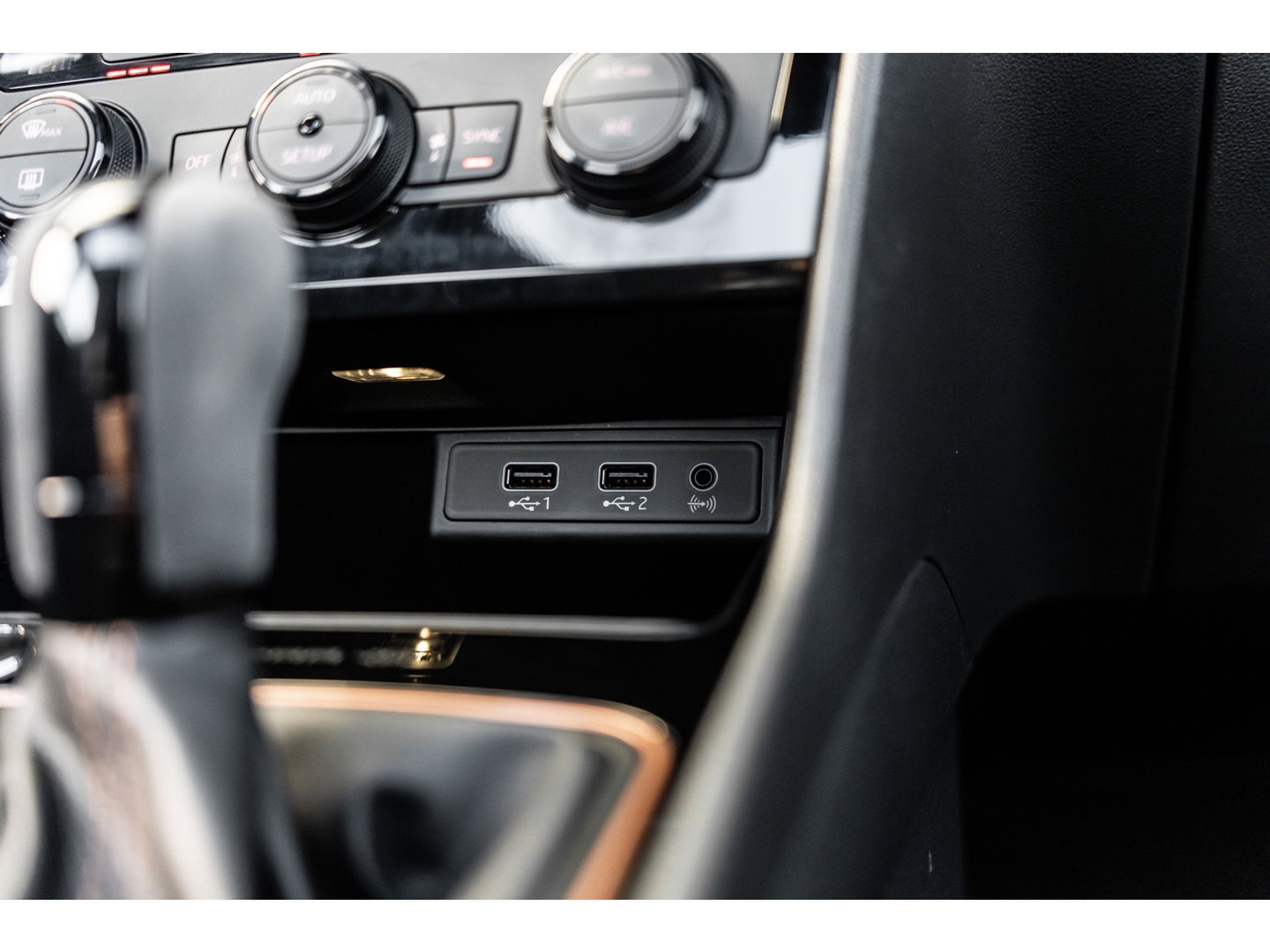 SEAT Leon ST 2.0 TSI CUPRA R 4DRIVE PANO CARBON BREMBO BEATS