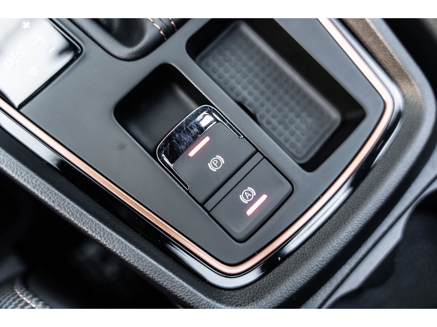 SEAT Leon ST 2.0 TSI CUPRA R 4DRIVE PANO CARBON BREMBO BEATS