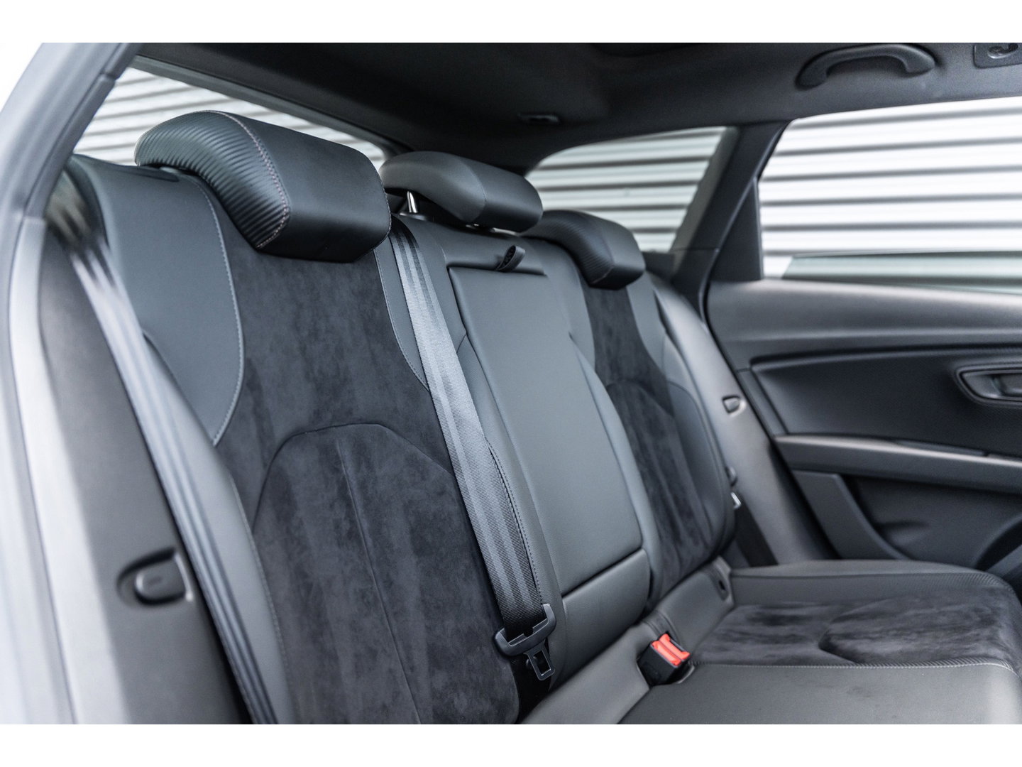 SEAT Leon ST 2.0 TSI CUPRA R 4DRIVE PANO CARBON BREMBO BEATS