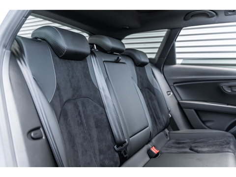 SEAT Leon ST 2.0 TSI CUPRA R 4DRIVE PANO CARBON BREMBO BEATS