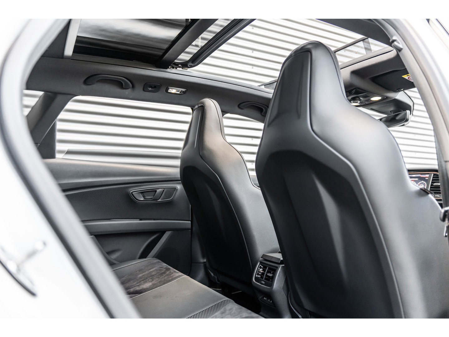 SEAT Leon ST 2.0 TSI CUPRA R 4DRIVE PANO CARBON BREMBO BEATS