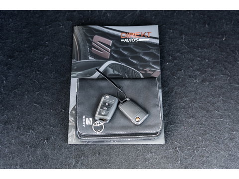 SEAT Leon ST 2.0 TSI CUPRA R 4DRIVE PANO CARBON BREMBO BEATS