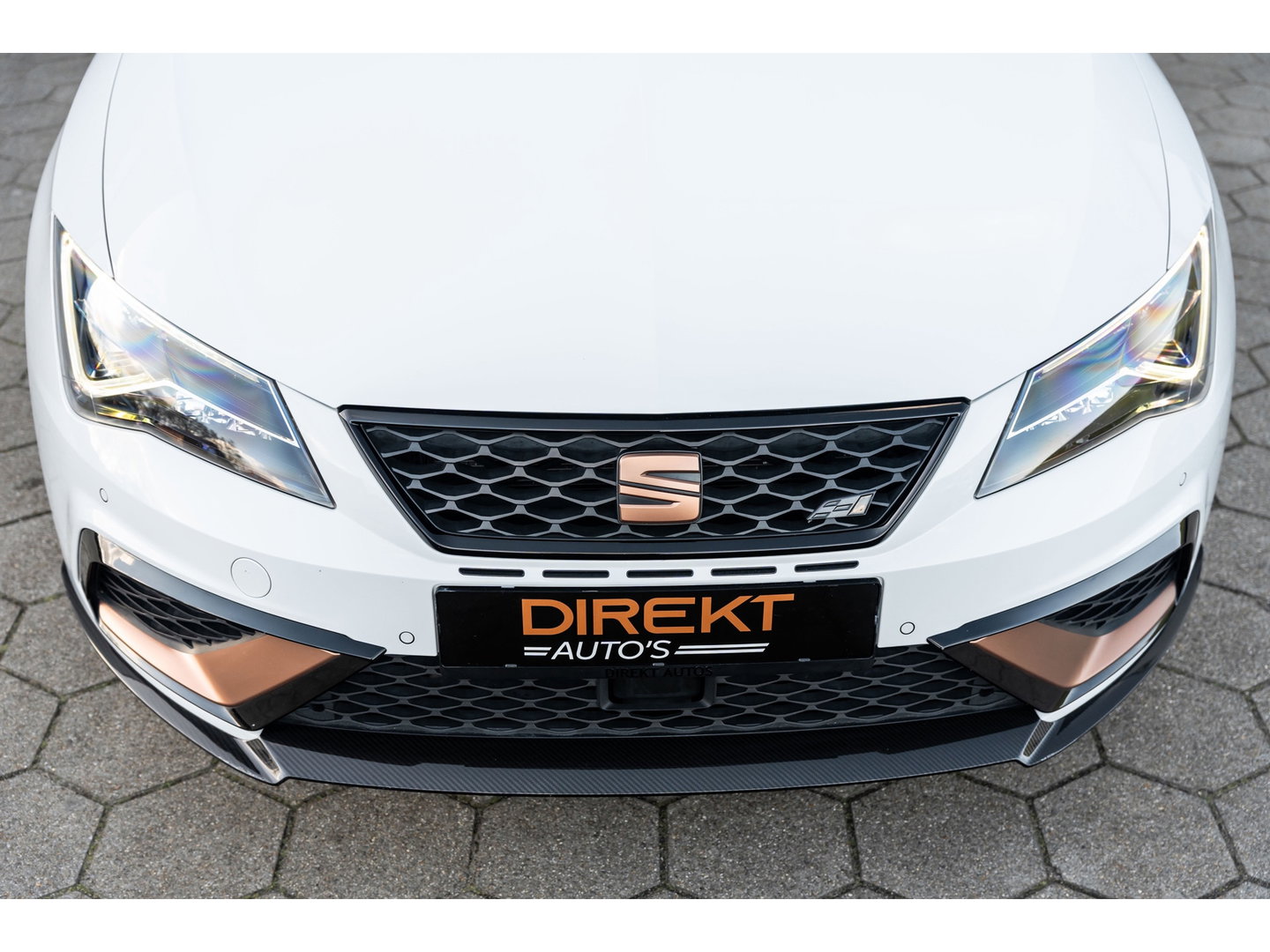 SEAT Leon ST 2.0 TSI CUPRA R 4DRIVE PANO CARBON BREMBO BEATS
