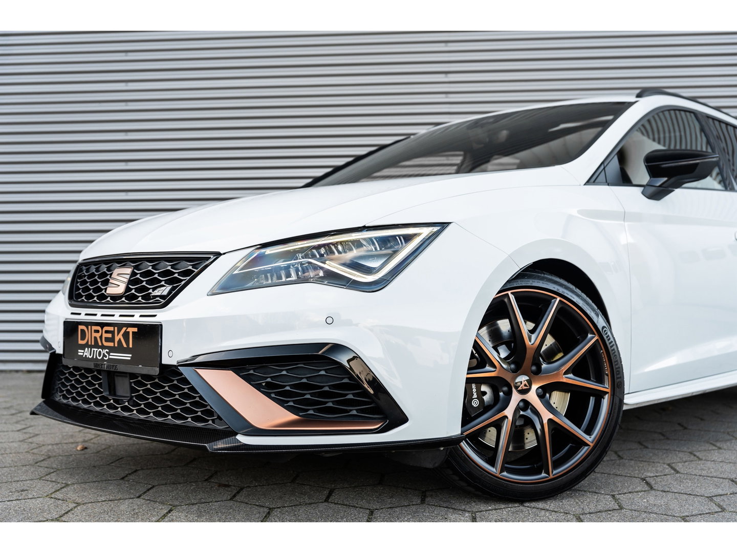 SEAT Leon ST 2.0 TSI CUPRA R 4DRIVE PANO CARBON BREMBO BEATS
