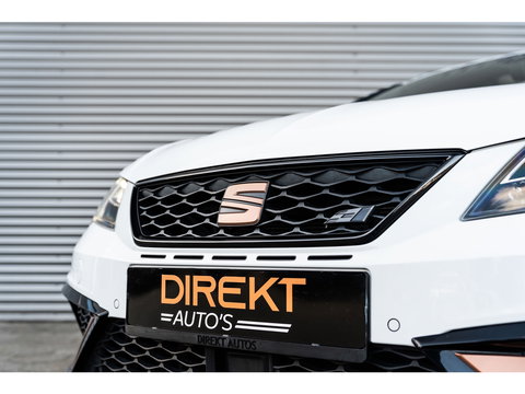 SEAT Leon ST 2.0 TSI CUPRA R 4DRIVE PANO CARBON BREMBO BEATS