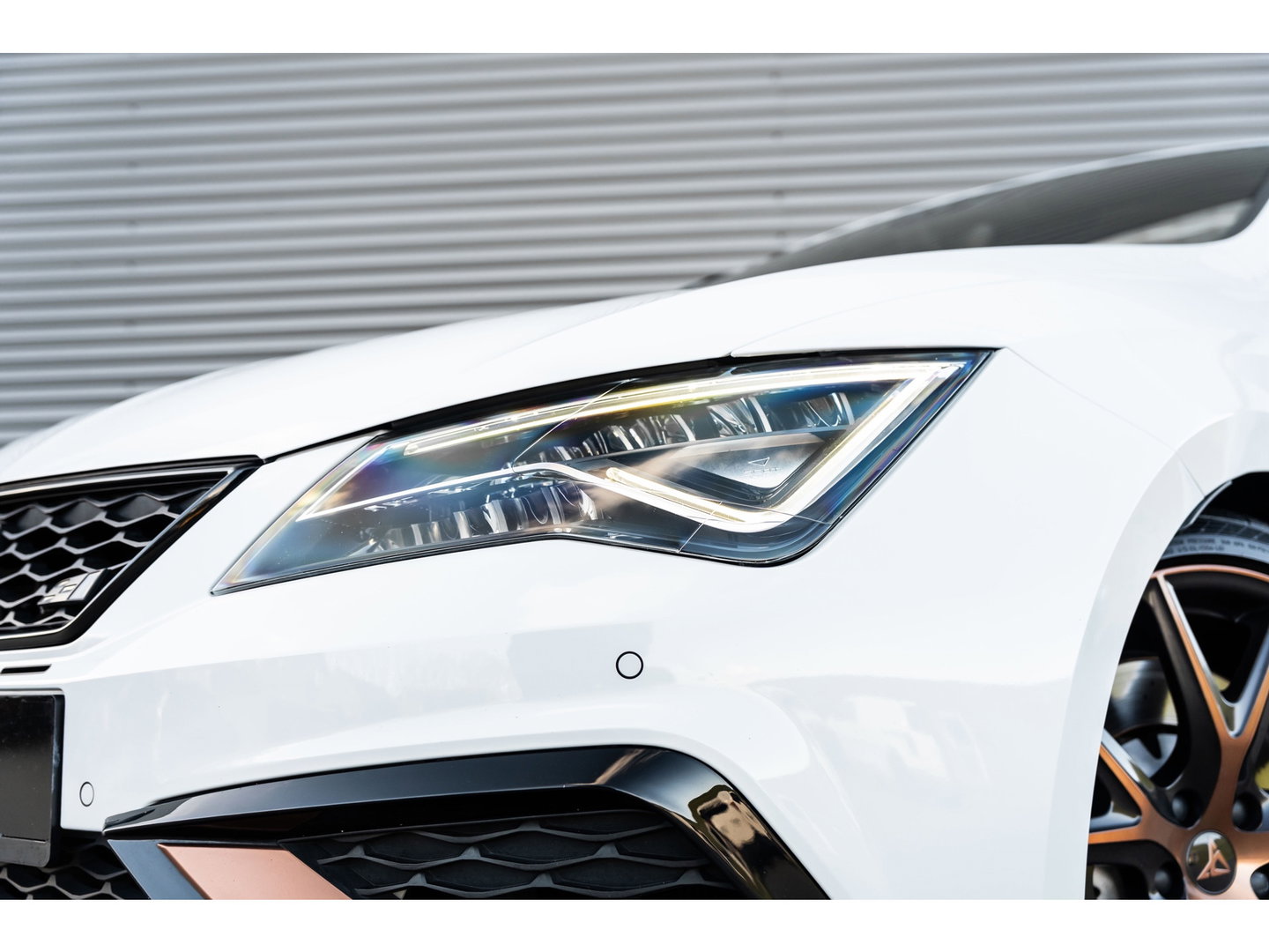 SEAT Leon ST 2.0 TSI CUPRA R 4DRIVE PANO CARBON BREMBO BEATS