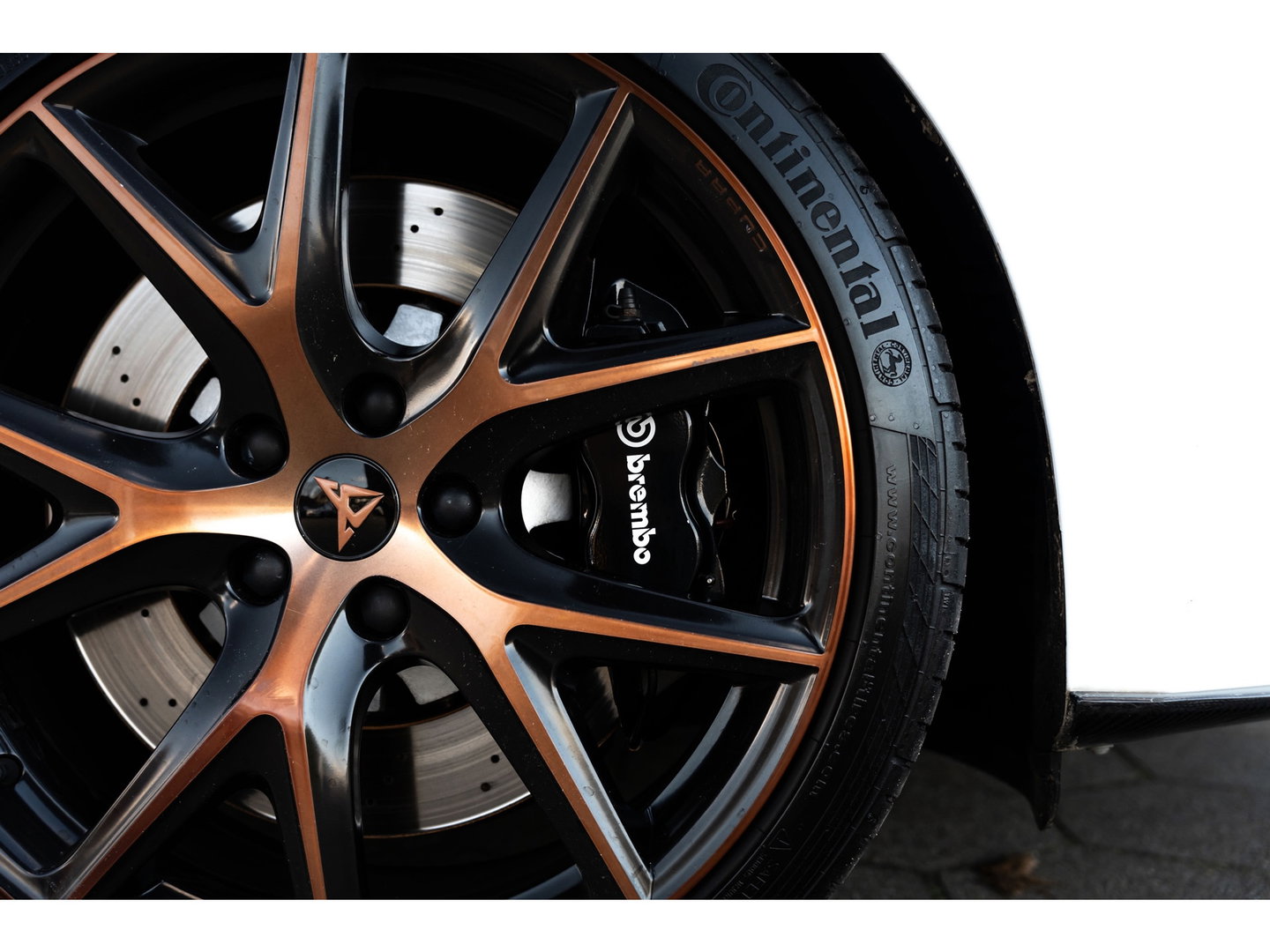 SEAT Leon ST 2.0 TSI CUPRA R 4DRIVE PANO CARBON BREMBO BEATS