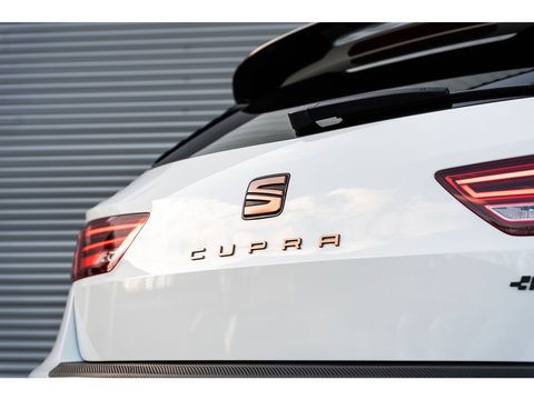 SEAT Leon ST 2.0 TSI CUPRA R 4DRIVE PANO CARBON BREMBO BEATS