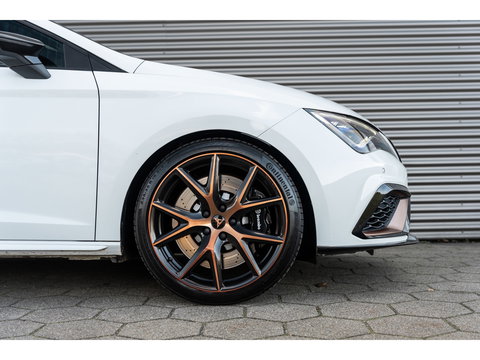 SEAT Leon ST 2.0 TSI CUPRA R 4DRIVE PANO CARBON BREMBO BEATS