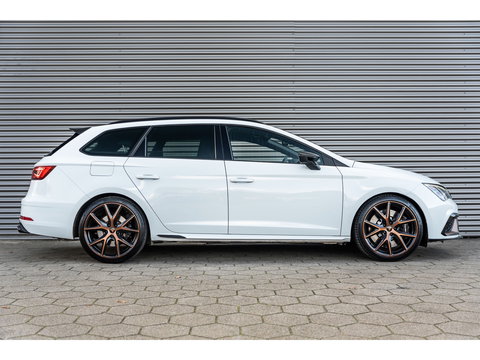 SEAT Leon ST 2.0 TSI CUPRA R 4DRIVE PANO CARBON BREMBO BEATS