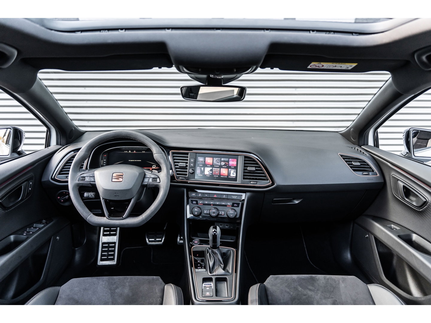 SEAT Leon ST 2.0 TSI CUPRA R 4DRIVE PANO CARBON BREMBO BEATS