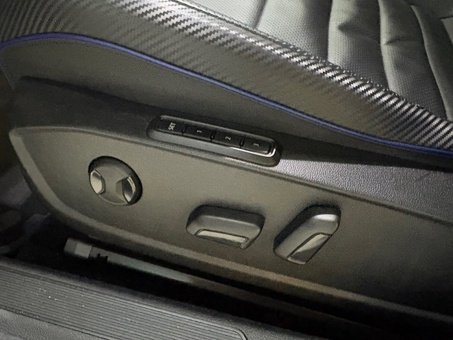 Volkswagen Golf 2.0 TSI R 4Motion, Pano, Akra, Downpipe, HK, HUD