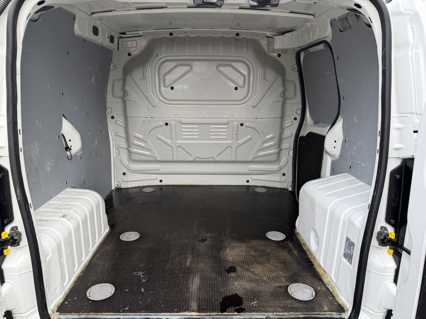 Fiat Fiorino 1.3 MJ SX / euro 6 diesel / bpm vrij / vaste prijs rijklaar € 6.950 ex btw / lease vanaf € 117 / airco / schuifdeur / pdc achter / ex schilders bus