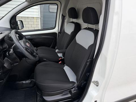 Fiat Fiorino 1.3 MJ SX / euro 6 diesel / bpm vrij / vaste prijs rijklaar € 6.950 ex btw / lease vanaf € 117 / airco / schuifdeur / pdc achter / ex schilders bus