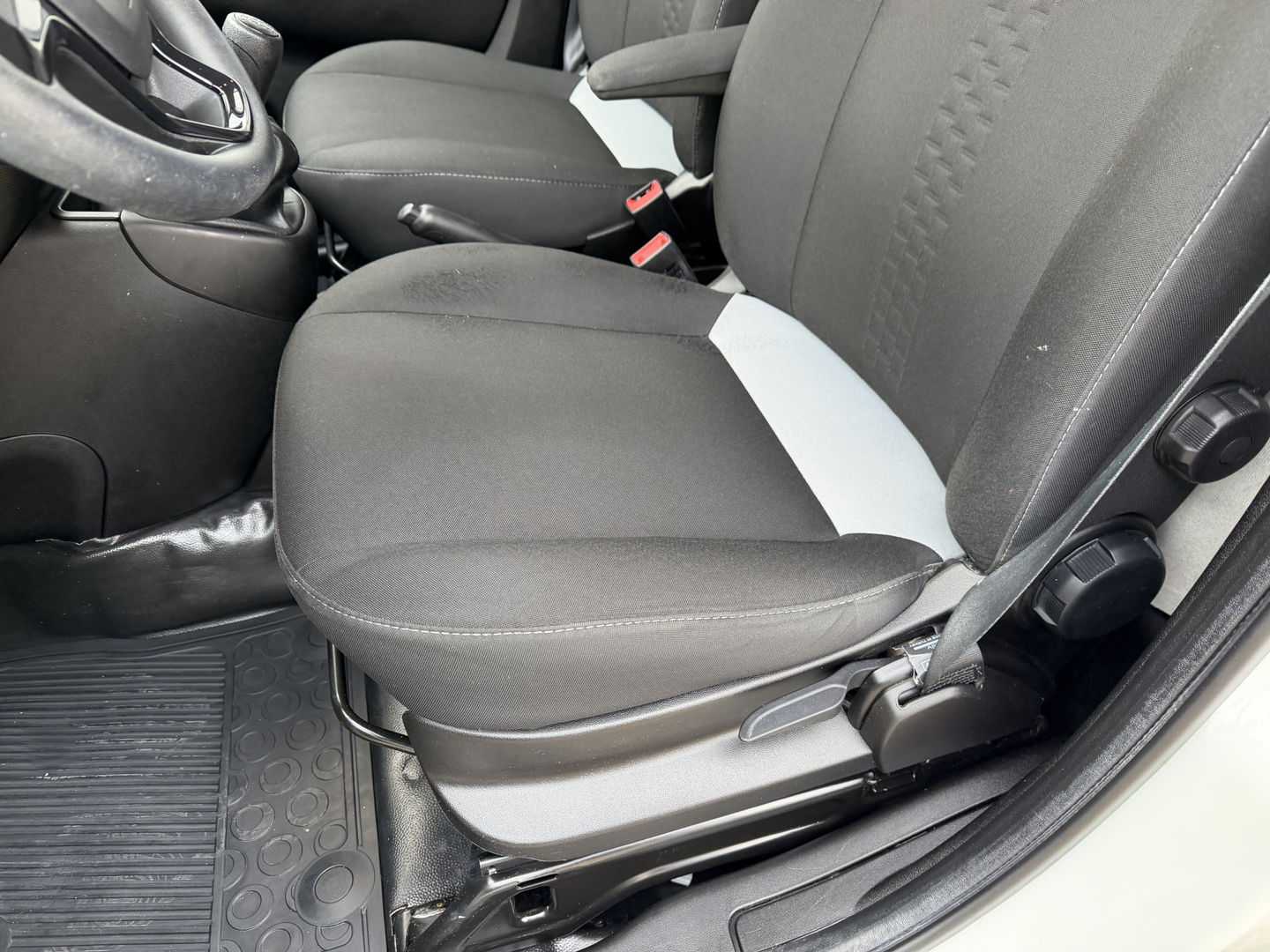 Fiat Fiorino 1.3 MJ SX / euro 6 diesel / bpm vrij / vaste prijs rijklaar € 6.950 ex btw / lease vanaf € 117 / airco / schuifdeur / pdc achter / ex schilders bus