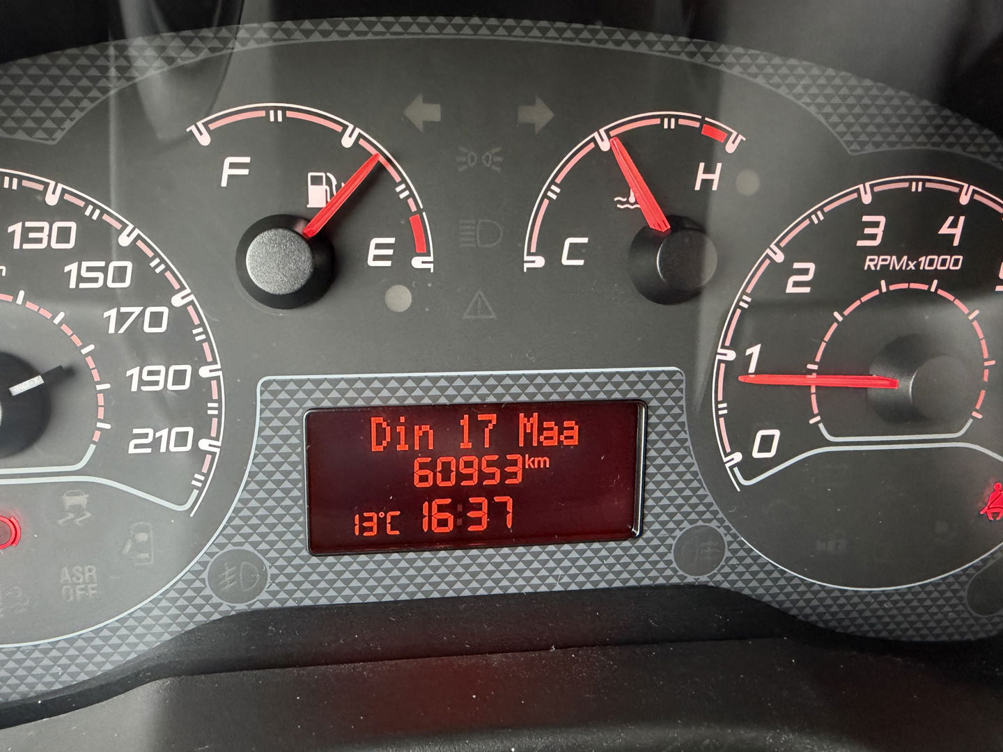 Fiat Fiorino 1.3 MJ SX / euro 6 diesel / bpm vrij / vaste prijs rijklaar € 6.950 ex btw / lease vanaf € 117 / airco / schuifdeur / pdc achter / ex schilders bus