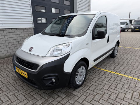 Fiat Fiorino 1.3 MJ SX / euro 6 diesel / bpm vrij / vaste prijs rijklaar € 6.950 ex btw / lease vanaf € 117 / airco / schuifdeur / pdc achter / ex schilders bus