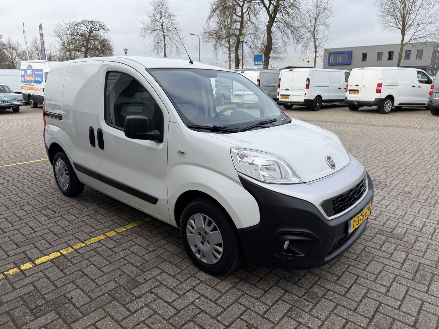 Fiat Fiorino 1.3 MJ SX / euro 6 diesel / bpm vrij / vaste prijs rijklaar € 6.950 ex btw / lease vanaf € 117 / airco / schuifdeur / pdc achter / ex schilders bus
