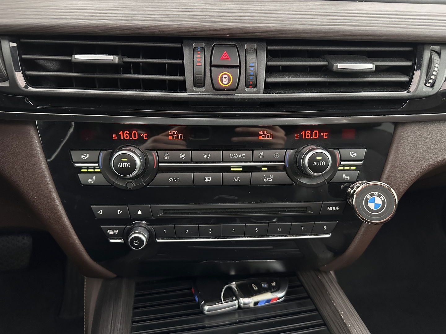 BMW X5 (Plug-In) xDrive40e M-Sportpack iPerformance High Executive Aut. *PANO | LEATHER | FULL-LED | MEMORY-PACK | BLINDSPOT | CAMERA | HIFI-SOUND | NAVI-FULLMAP | SHIFT-PADDLES | PRIVACYGLASS | ECC | HEAD-UP | PDC | CRUISE | 20''ALU*