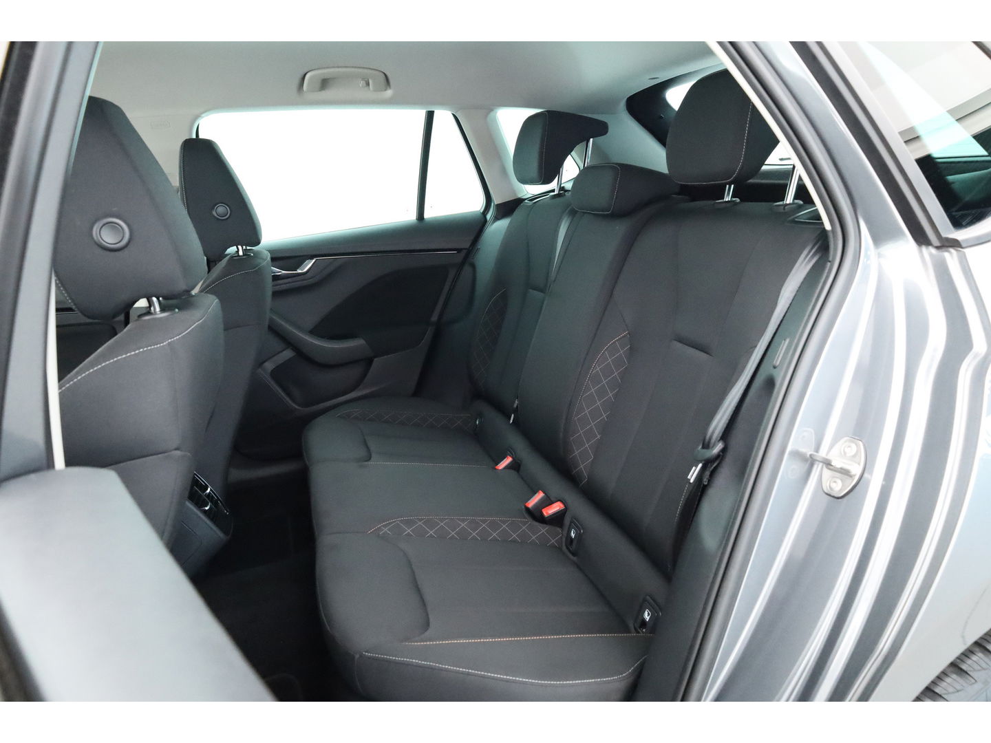 Škoda Kamiq 1.0 TSI Business Edition | Camera | All Season | Voorruitverw. | Cruise Control | LED | PDC V+A | CarPlay