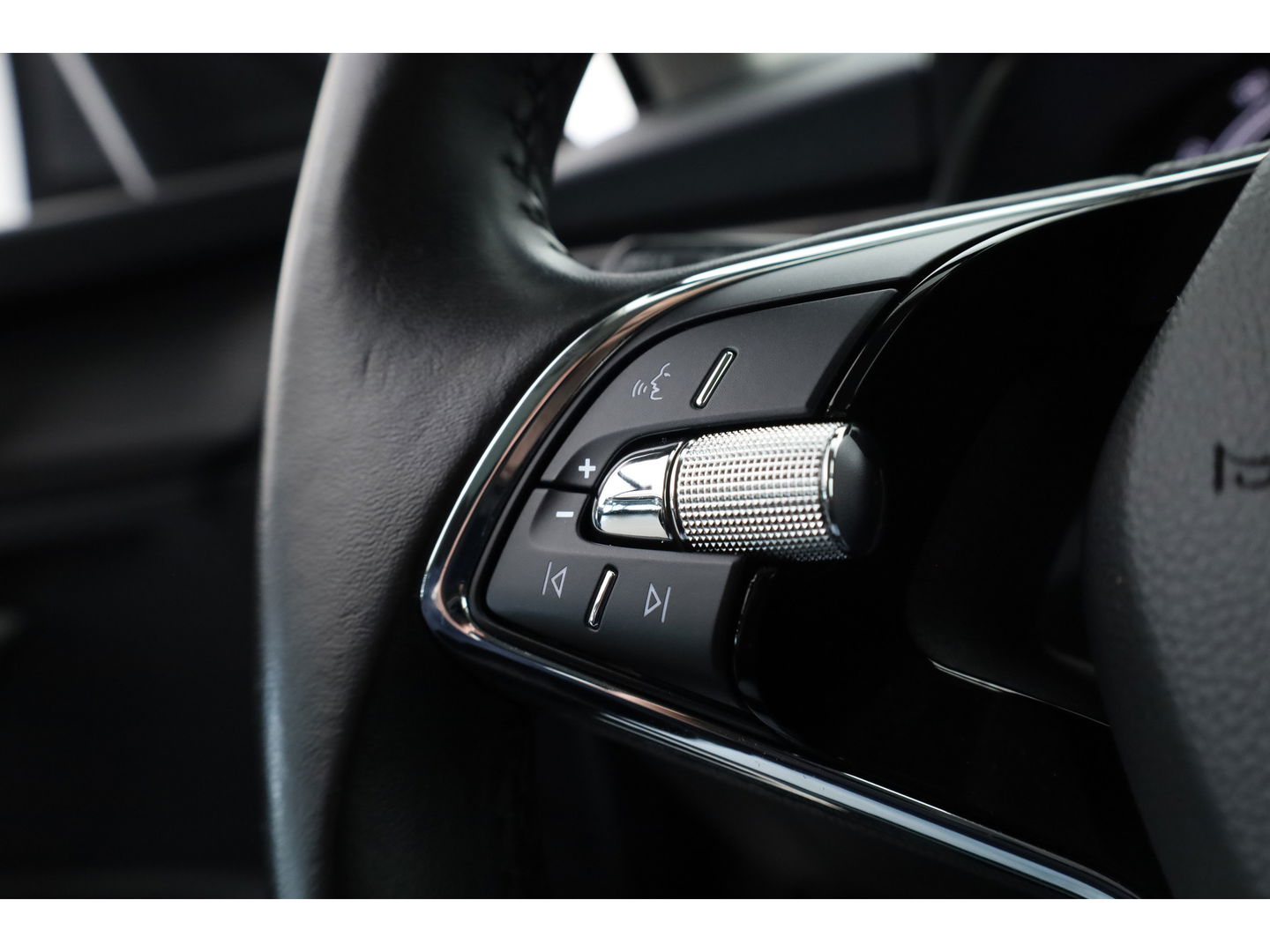 Škoda Kamiq 1.0 TSI Business Edition | Camera | All Season | Voorruitverw. | Cruise Control | LED | PDC V+A | CarPlay