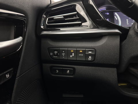 Kia e-Niro ExecutiveLine 64 kWh [ 3-Fase ] Aut. *PANO | LUXURY-LEATHER | JBL-AUDIO | FULL-LED | NAVI-FULLMAP | DAB | ADAPTIVE-CRUISE | CAMERA | MEMORY-PACK | LANE-ASSIST | CCS-FASTLOADER | KEYLESS | DIGI-COCKPIT | TOWBAR | 17"ALU*