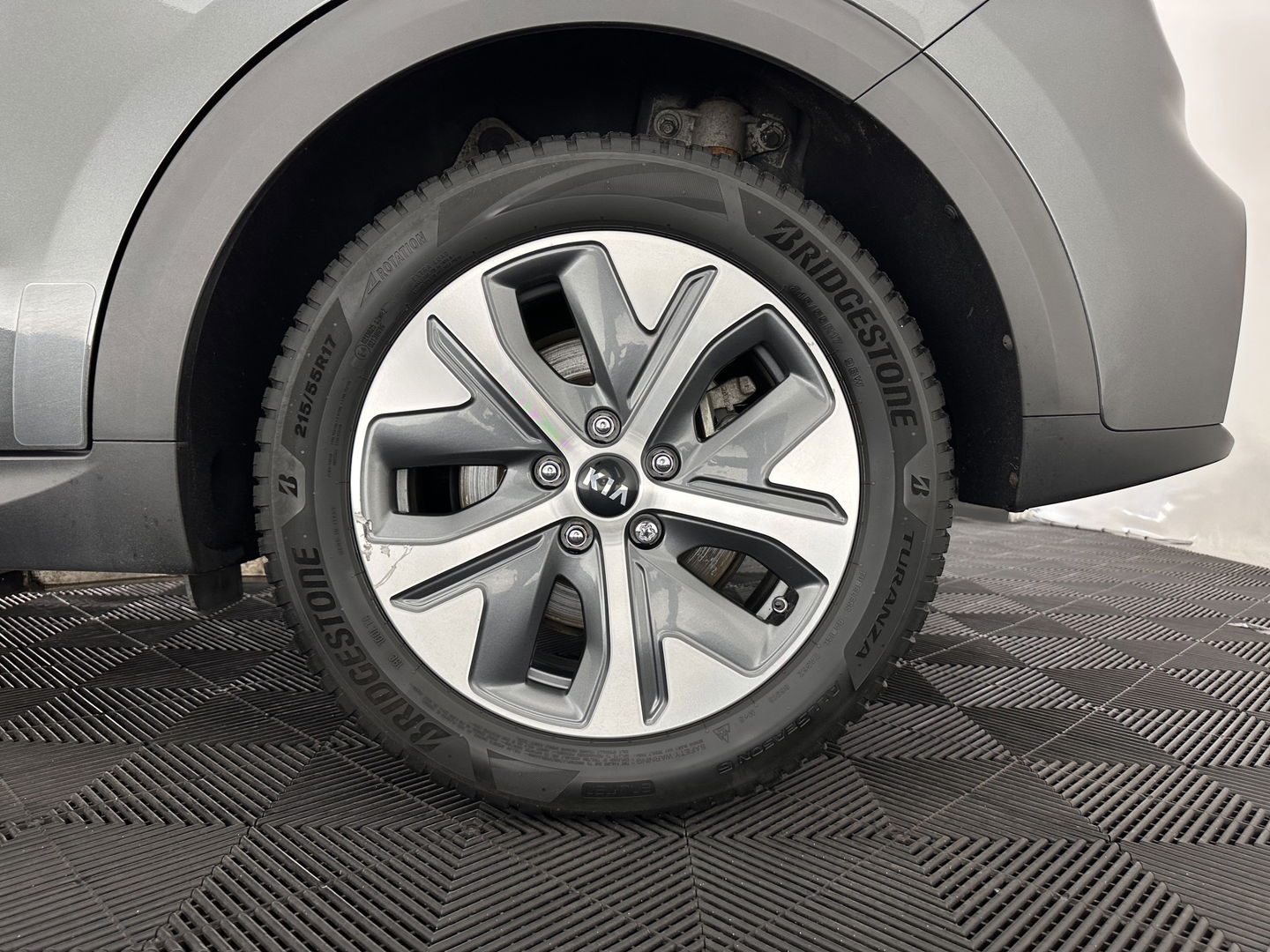 Kia e-Niro ExecutiveLine 64 kWh [ 3-Fase ] Aut. *PANO | LUXURY-LEATHER | JBL-AUDIO | FULL-LED | NAVI-FULLMAP | DAB | ADAPTIVE-CRUISE | CAMERA | MEMORY-PACK | LANE-ASSIST | CCS-FASTLOADER | KEYLESS | DIGI-COCKPIT | TOWBAR | 17"ALU*