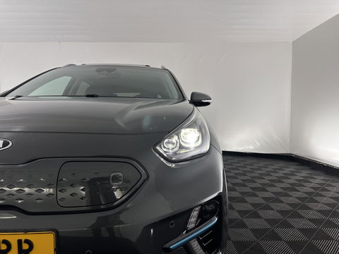 Kia e-Niro ExecutiveLine 64 kWh [ 3-Fase ] Aut. *PANO | LUXURY-LEATHER | JBL-AUDIO | FULL-LED | NAVI-FULLMAP | DAB | ADAPTIVE-CRUISE | CAMERA | MEMORY-PACK | LANE-ASSIST | CCS-FASTLOADER | KEYLESS | DIGI-COCKPIT | TOWBAR | 17"ALU*