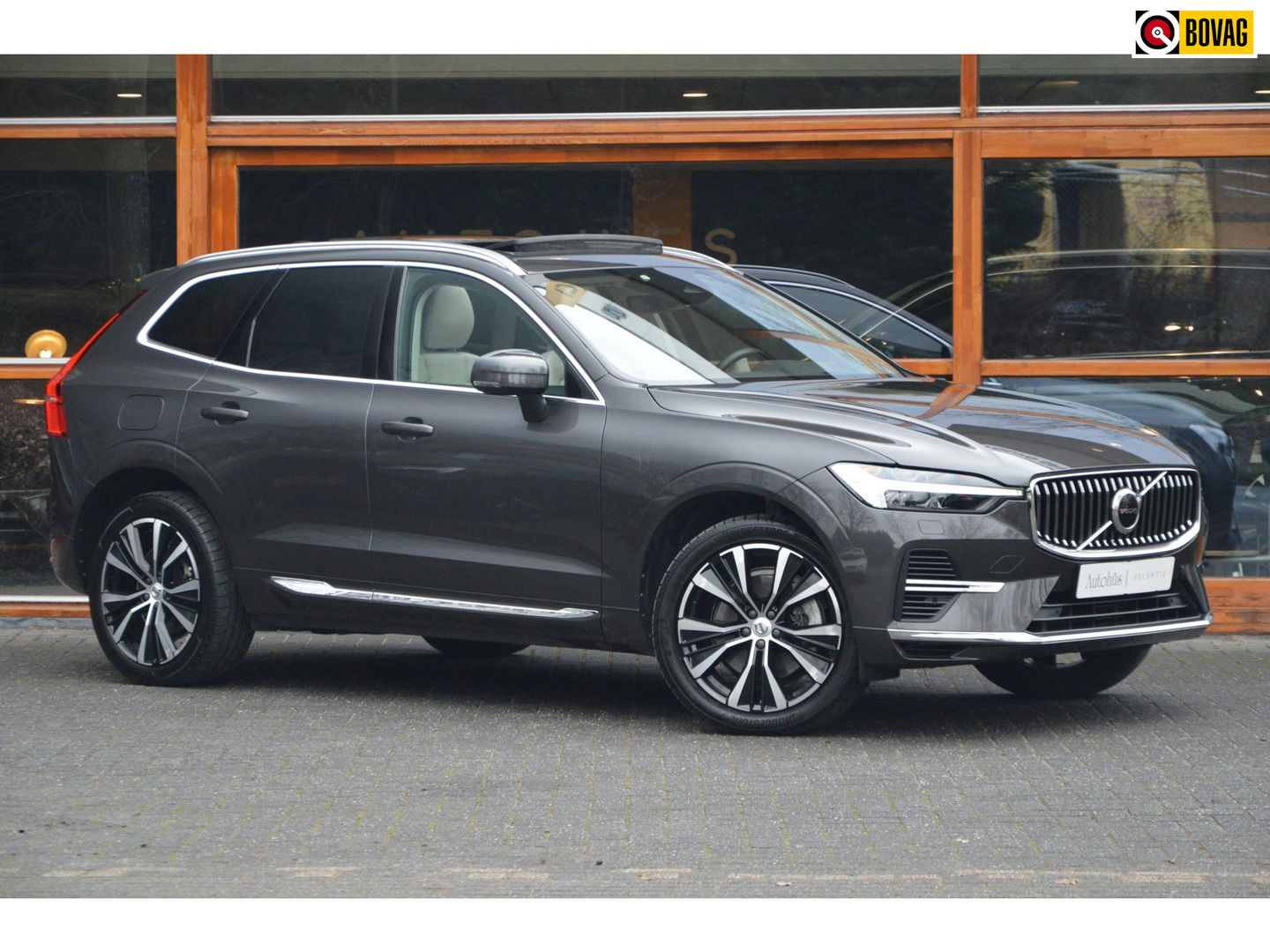 Volvo XC60 T6 Hybride AWD Plus Bright LONG RANGE | Head-Up display | Panoramadak | Stoel + Stuur Verwarmd | Adaptive Cruise |