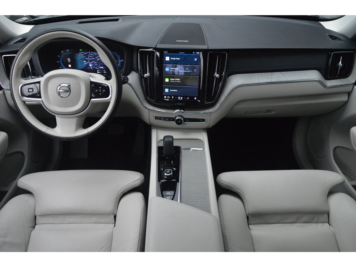 Volvo XC60 T6 Hybride AWD Plus Bright LONG RANGE | Head-Up display | Panoramadak | Stoel + Stuur Verwarmd | Adaptive Cruise |