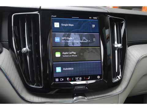 Volvo XC60 T6 Hybride AWD Plus Bright LONG RANGE | Head-Up display | Panoramadak | Stoel + Stuur Verwarmd | Adaptive Cruise |