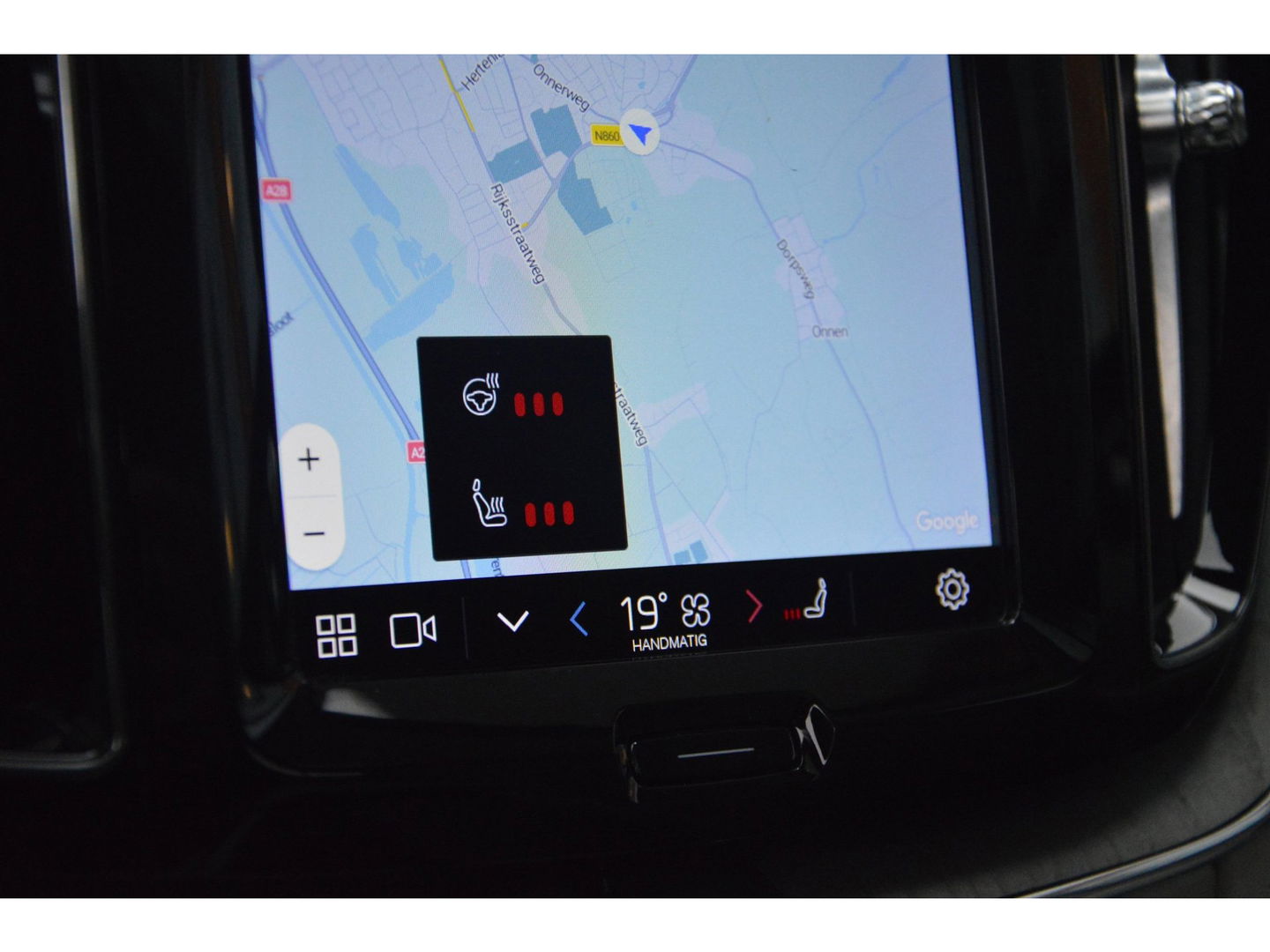 Volvo XC60 T6 Hybride AWD Plus Bright LONG RANGE | Head-Up display | Panoramadak | Stoel + Stuur Verwarmd | Adaptive Cruise |