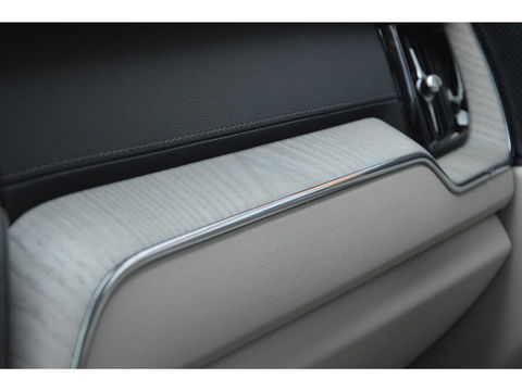 Volvo XC60 T6 Hybride AWD Plus Bright LONG RANGE | Head-Up display | Panoramadak | Stoel + Stuur Verwarmd | Adaptive Cruise |