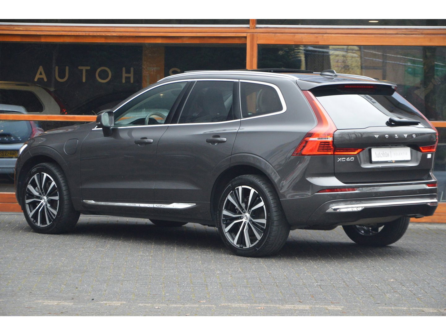 Volvo XC60 T6 Hybride AWD Plus Bright LONG RANGE | Head-Up display | Panoramadak | Stoel + Stuur Verwarmd | Adaptive Cruise |
