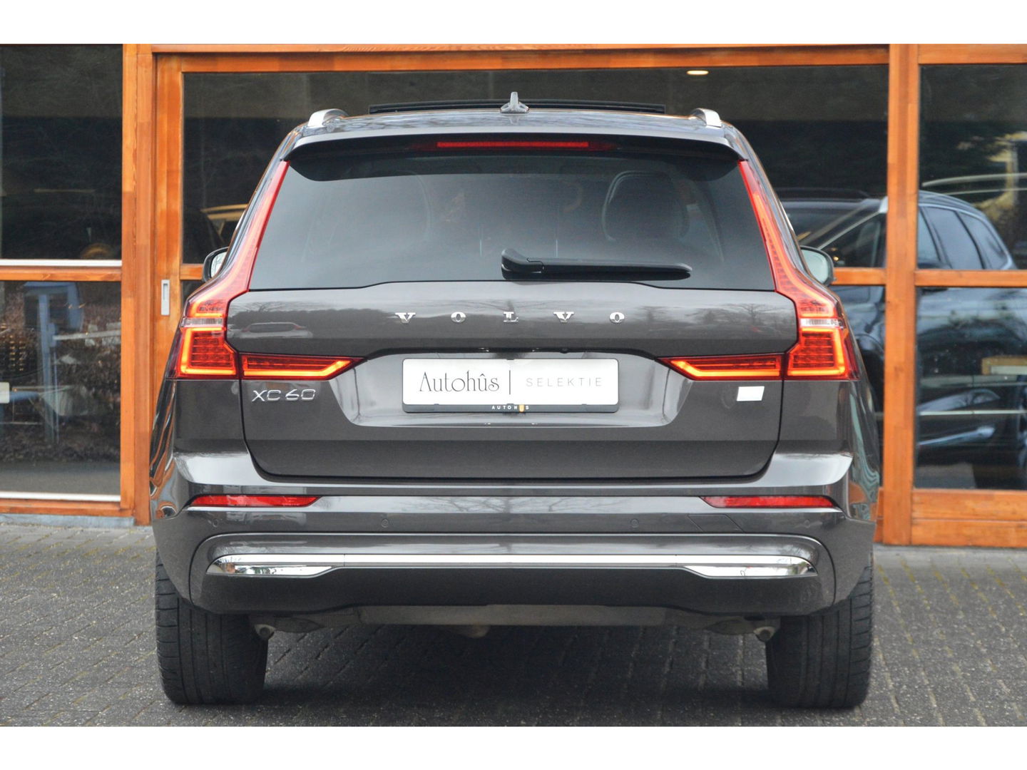 Volvo XC60 T6 Hybride AWD Plus Bright LONG RANGE | Head-Up display | Panoramadak | Stoel + Stuur Verwarmd | Adaptive Cruise |