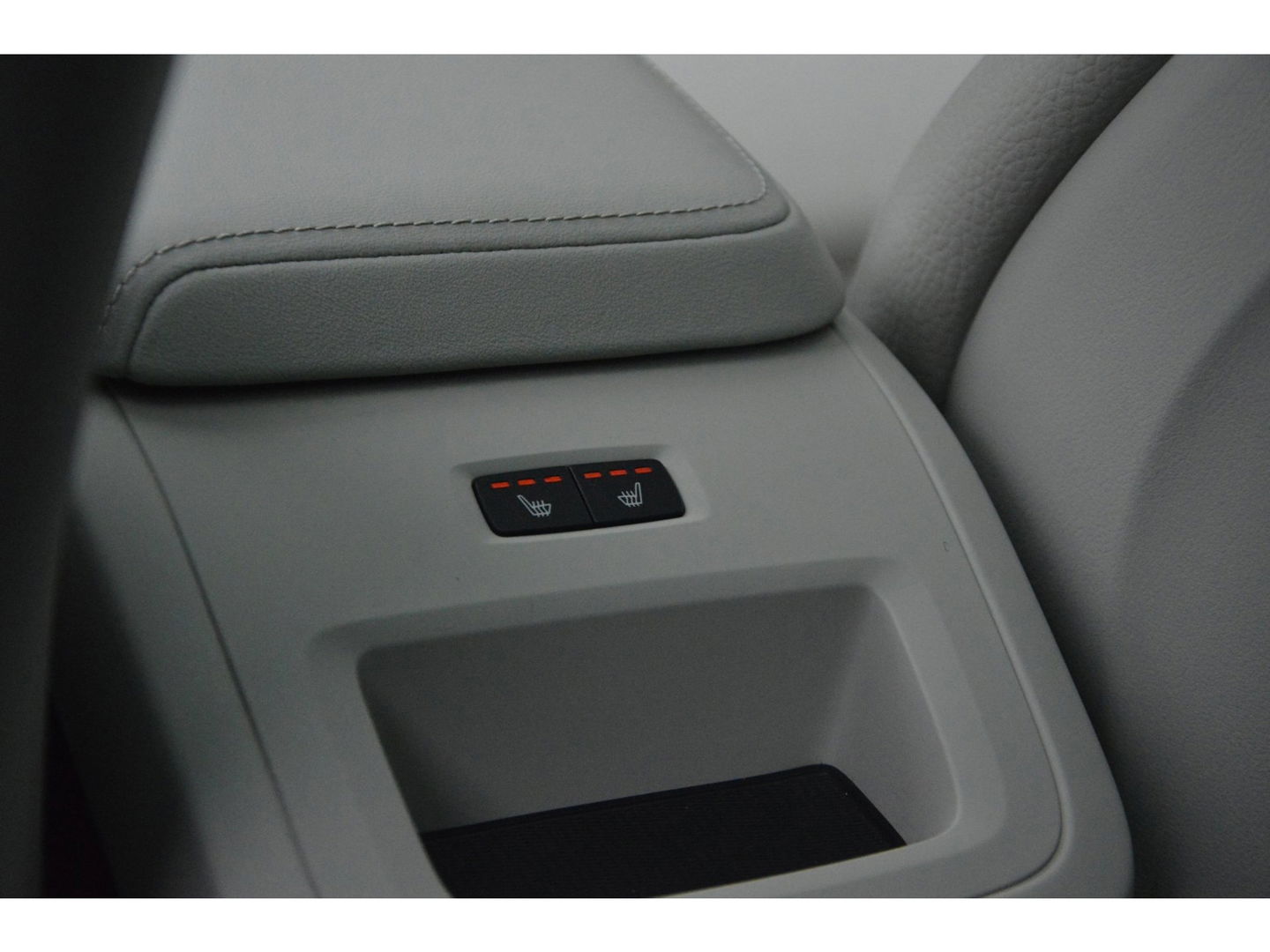 Volvo XC60 T6 Hybride AWD Plus Bright LONG RANGE | Head-Up display | Panoramadak | Stoel + Stuur Verwarmd | Adaptive Cruise |