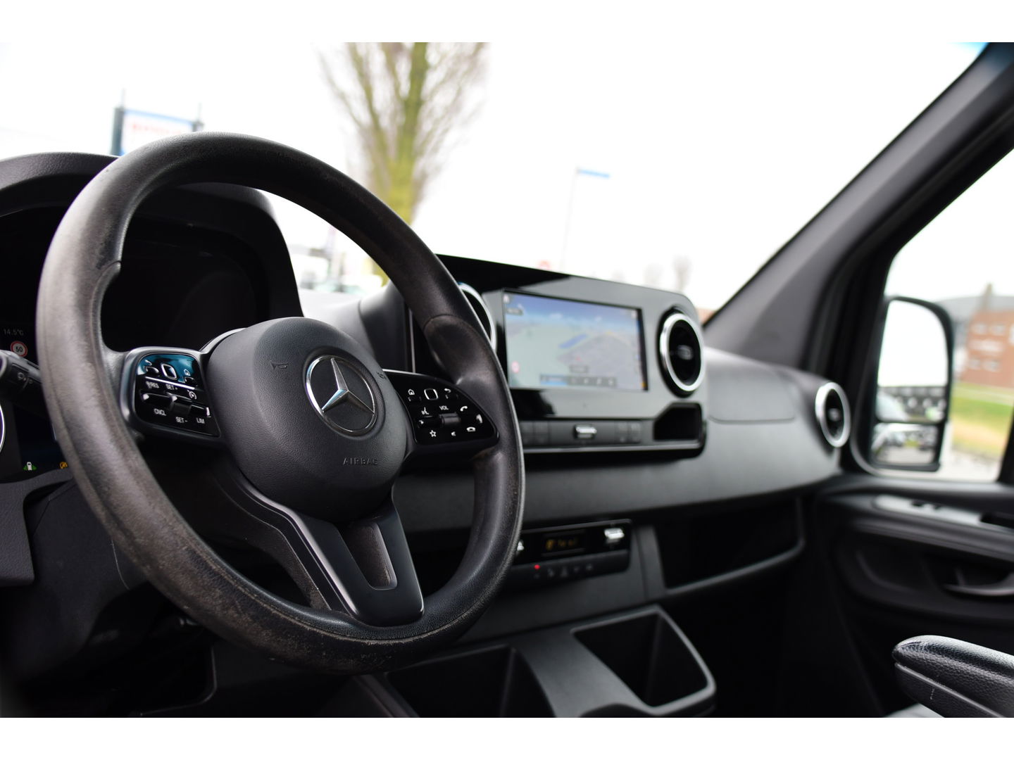 Mercedes-Benz Sprinter 314 2.2 CDI L2H1 Black Edition Camera, Cruise, Carplay, LED, 10,5'' Mbux, Leder, Automaat, Multimedia, Uniek!