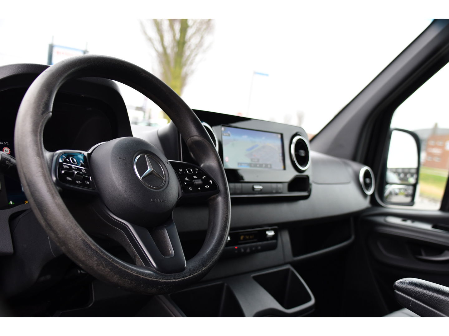 Mercedes-Benz Sprinter 314 2.2 CDI L2H1 Black Edition Camera, Cruise, Carplay, LED, 10,5'' Mbux, Leder, Automaat, Multimedia, Uniek!